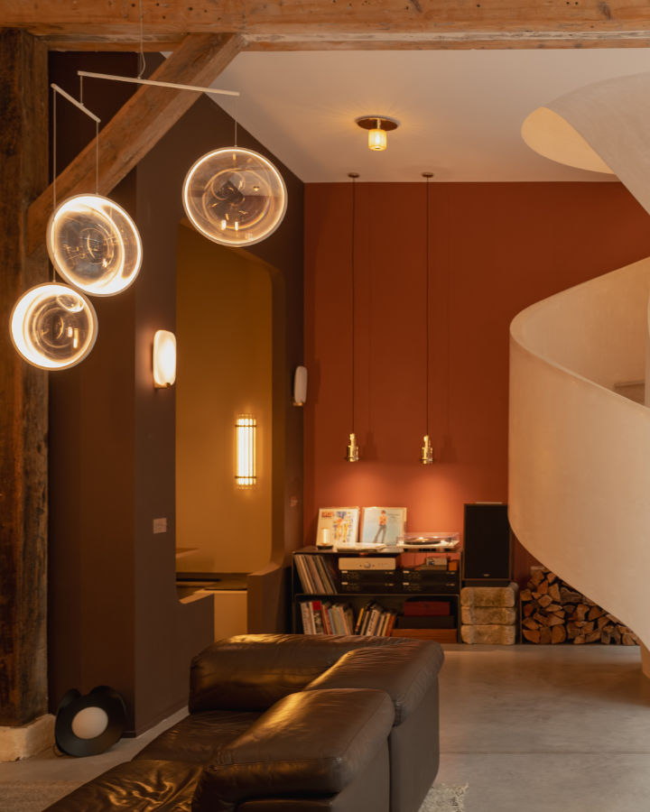 The bar Electric unveils a new scenography - DCW éditions