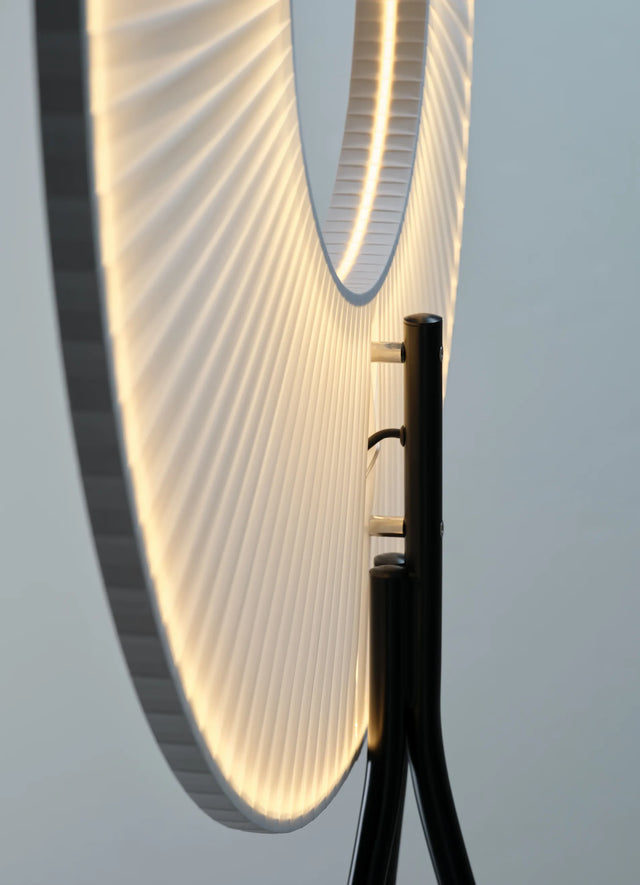 Iris Floor Tripod 60