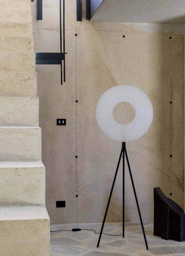 Iris Floor Tripod 60