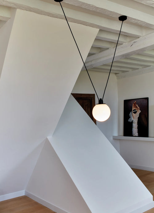 Acrobate de Gras N°323 - Globe Opalin 175 - DCW éditions - 2