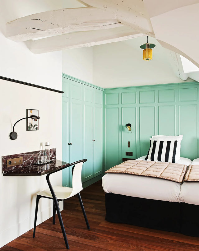 In The Sun Pendant Composition 190