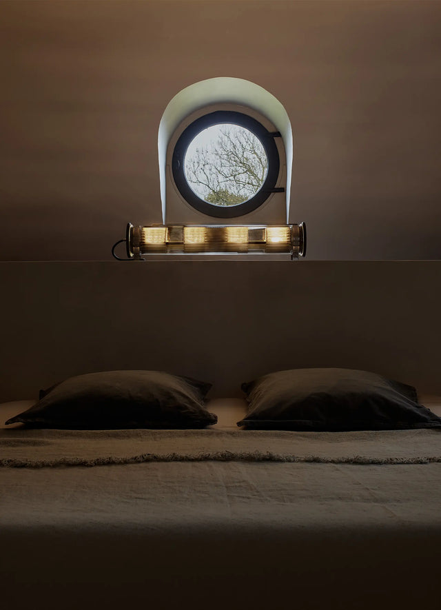 In The Tube / 120-700 Wall